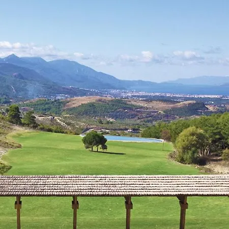 Golf & Peacock 33, 2.kat شقة فندقية